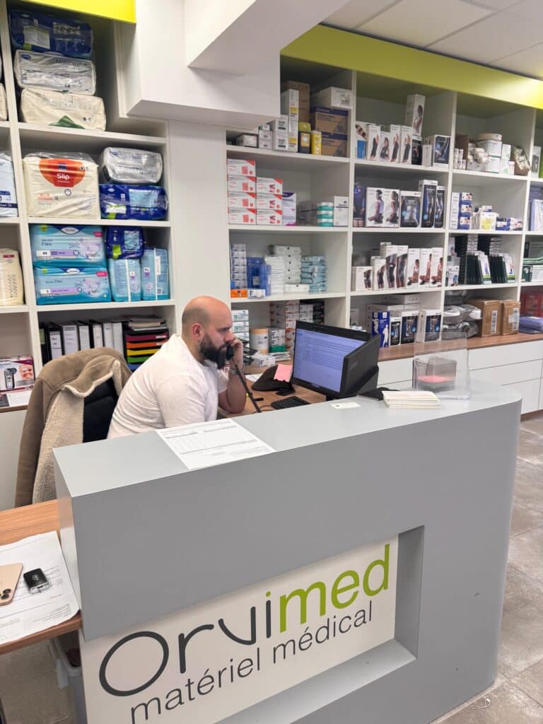 Photo de Alexandre votre conseillé dans notre boutique de matériel médical à Saint Maur des Fossés